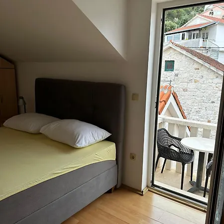 Zura Apartmán Marina
